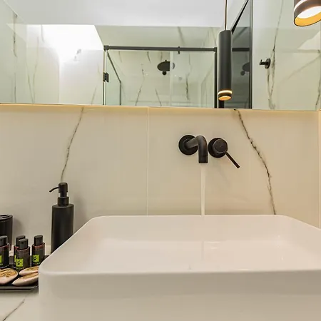 Akaly Apartment *